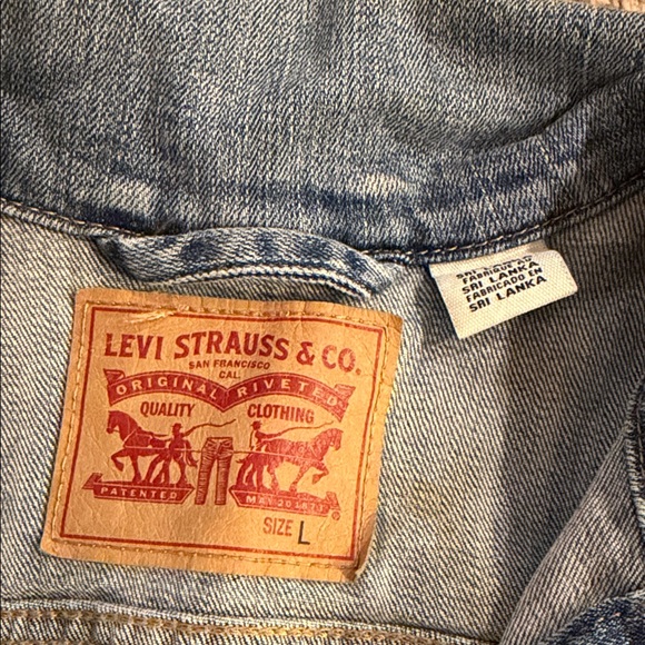 Levi's Classic Blue Denim Jacket - Picture 2 of 9